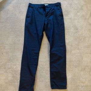 Black Old Navy Ultimate Tech Slim (32x32)